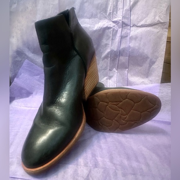 🦋 Kork Ease Chandra Boot 9.5 Block Heel Boot Black Leather Walking Shoes EUC - Picture 7 of 8